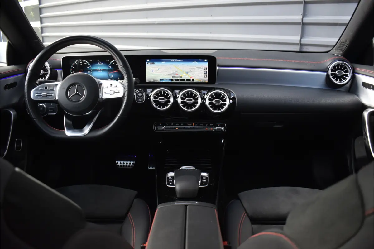200 AMG Line | Panorama | Sfeerverlichting |  Widescreen Cockpit | Stoelverwarming |