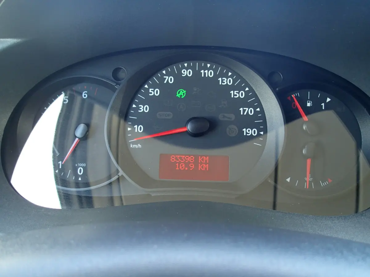 1.5 Blue dCi 80 Comfort VOORZIEN VAN AIRCO+CRUISE+TREKHAAK !!!