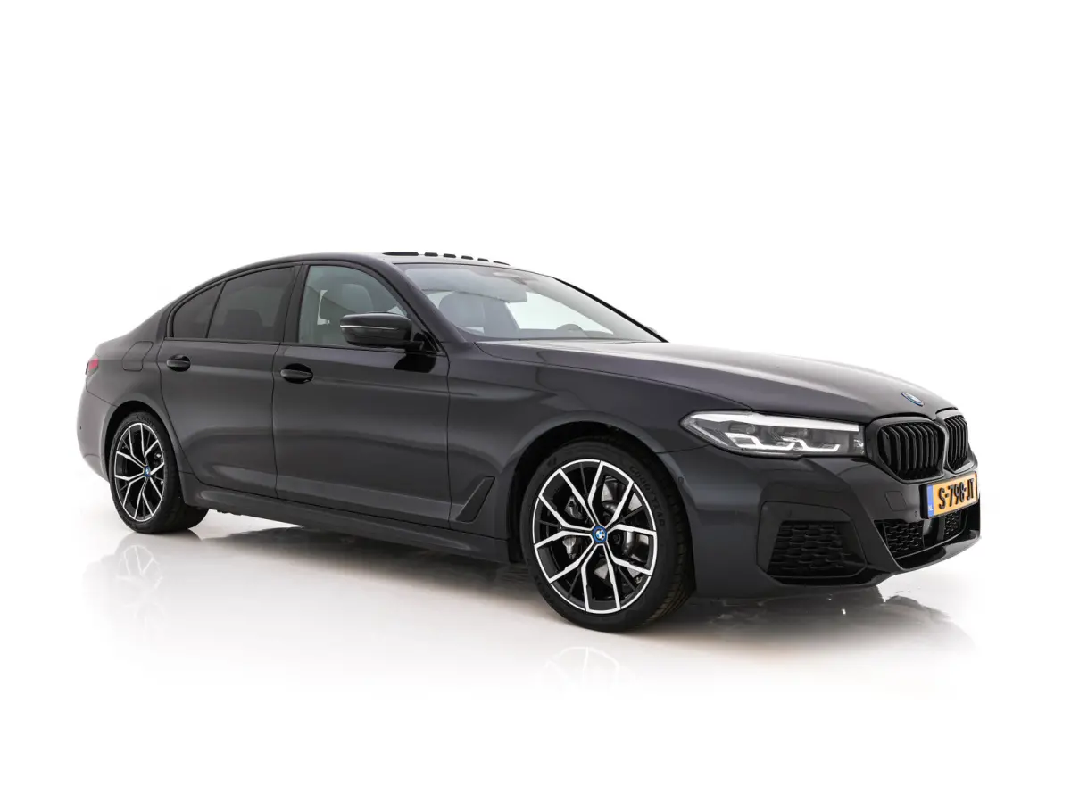 530e M-Sportpack Business Edition Plus (Plug-in) {SoH-86%} (INCL-BTW) *PANO | LEATHER | FULL-LED | MEMORY-PACK | HARMAN/KARDON | BLINDSPOT | DIGI-COCKPIT | CAMERA | NAVI-FULLMAP | PRIVACY-GL