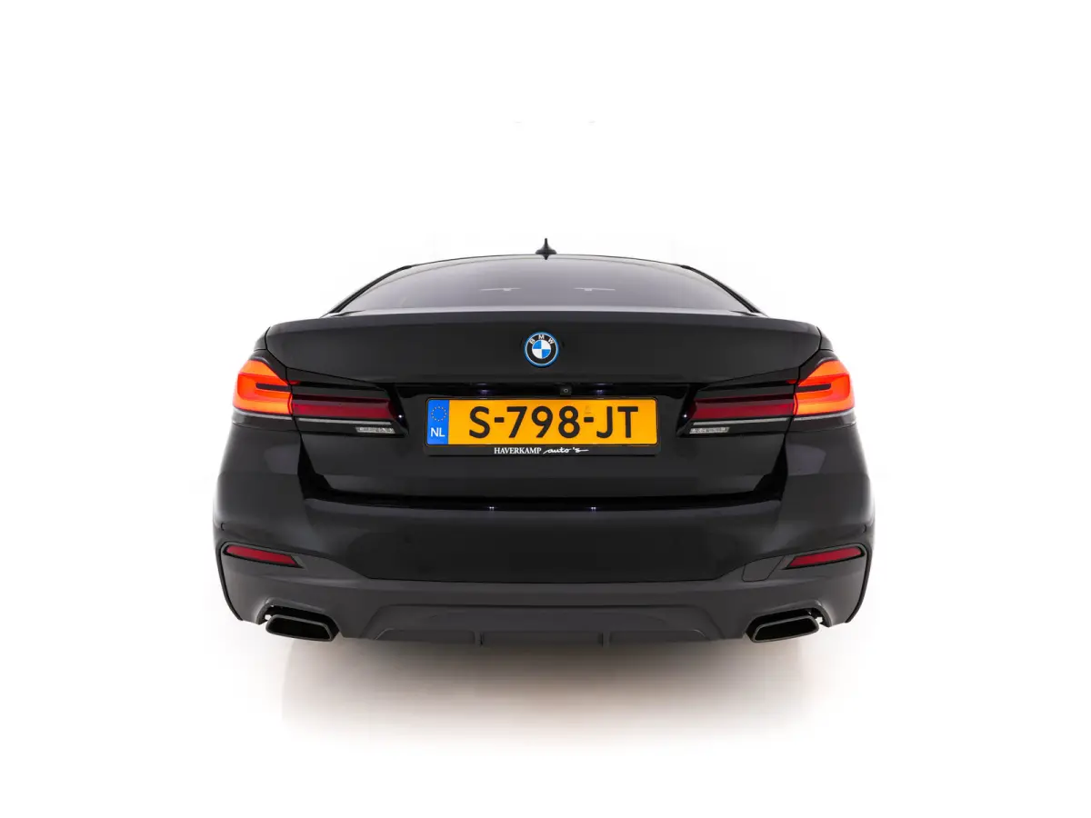 530e M-Sportpack Business Edition Plus (Plug-in) {SoH-86%} (INCL-BTW) *PANO | LEATHER | FULL-LED | MEMORY-PACK | HARMAN/KARDON | BLINDSPOT | DIGI-COCKPIT | CAMERA | NAVI-FULLMAP | PRIVACY-GL