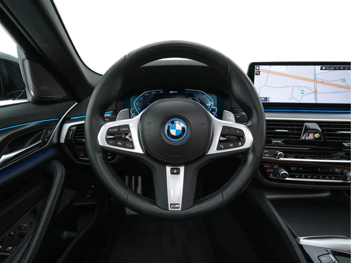 530e M-Sportpack Business Edition Plus (Plug-in) {SoH-86%} (INCL-BTW) *PANO | LEATHER | FULL-LED | MEMORY-PACK | HARMAN/KARDON | BLINDSPOT | DIGI-COCKPIT | CAMERA | NAVI-FULLMAP | PRIVACY-GL