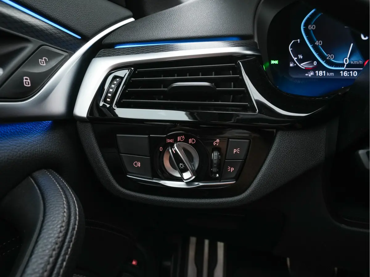 530e M-Sportpack Business Edition Plus (Plug-in) {SoH-86%} (INCL-BTW) *PANO | LEATHER | FULL-LED | MEMORY-PACK | HARMAN/KARDON | BLINDSPOT | DIGI-COCKPIT | CAMERA | NAVI-FULLMAP | PRIVACY-GL