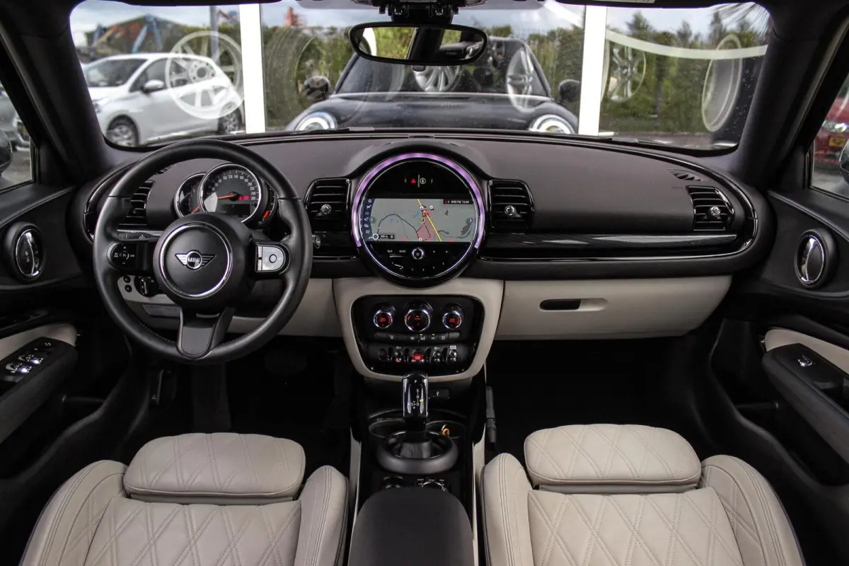 1.5 Cooper Business Edition | 1e eigenaar | NL auto | DAB | Cruise control | Sportstoelen | LED | Sportstuur | Navigatie | Bluetooth | Active Guard | PDC | Lichtpakket