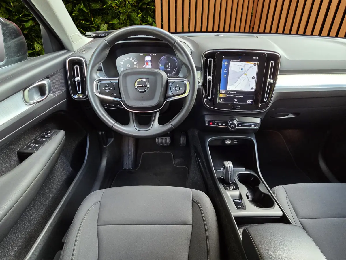 1.5 T5 Business Pro | Camera | Keyless | Navigatie | 18" Velgen