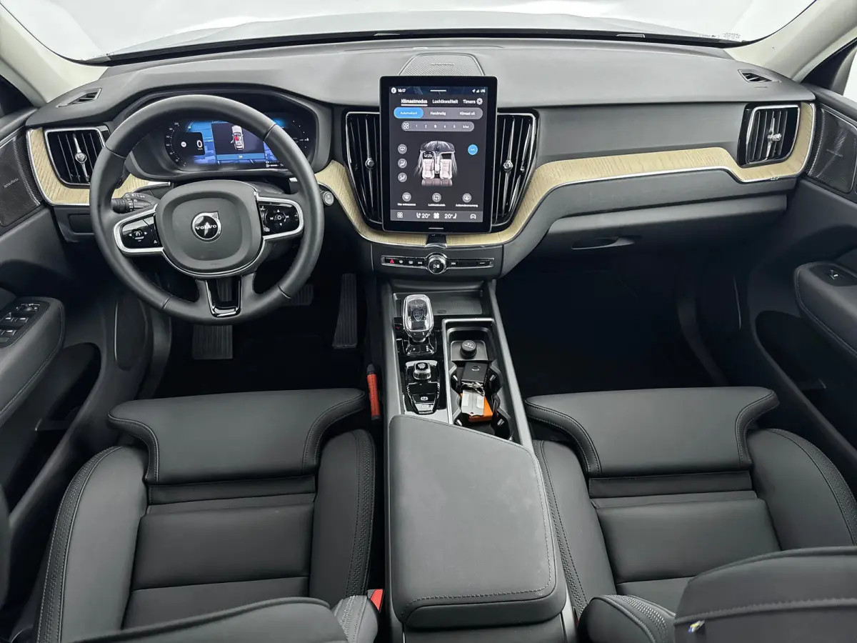 T6 350PK AWD Plus Bright | Trekhaak | 360 Camera | Getint Glas | Harman Kardon | Elektr. verst. Stoelen | Stoel/Stuur/Achterbankverwarming | Adaptieve Cruise | BLIS