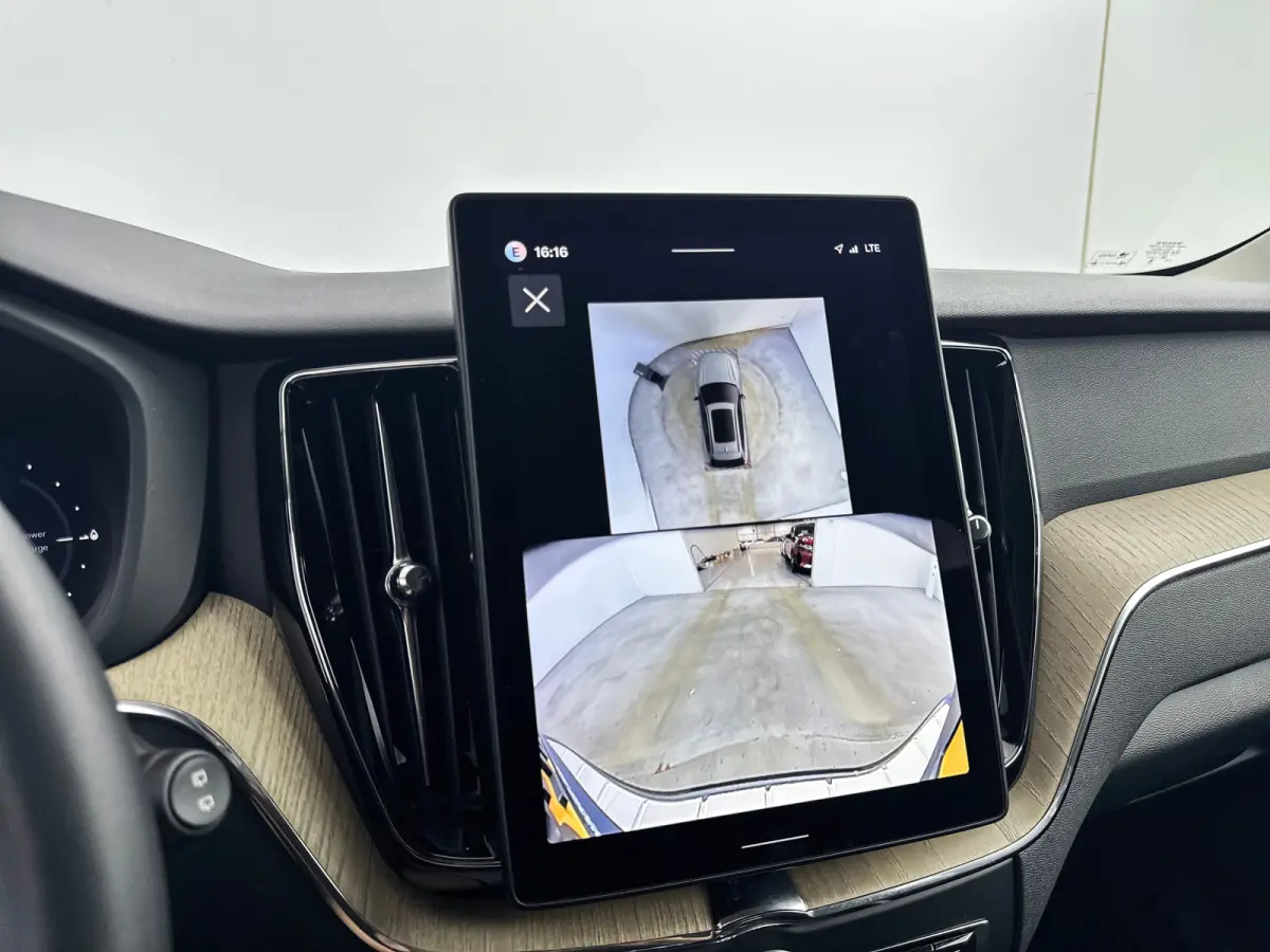 T6 350PK AWD Plus Bright | Trekhaak | 360 Camera | Getint Glas | Harman Kardon | Elektr. verst. Stoelen | Stoel/Stuur/Achterbankverwarming | Adaptieve Cruise | BLIS