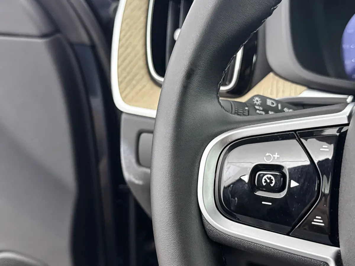 T6 350PK AWD Plus Bright | Trekhaak | 360 Camera | Getint Glas | Harman Kardon | Elektr. verst. Stoelen | Stoel/Stuur/Achterbankverwarming | Adaptieve Cruise | BLIS