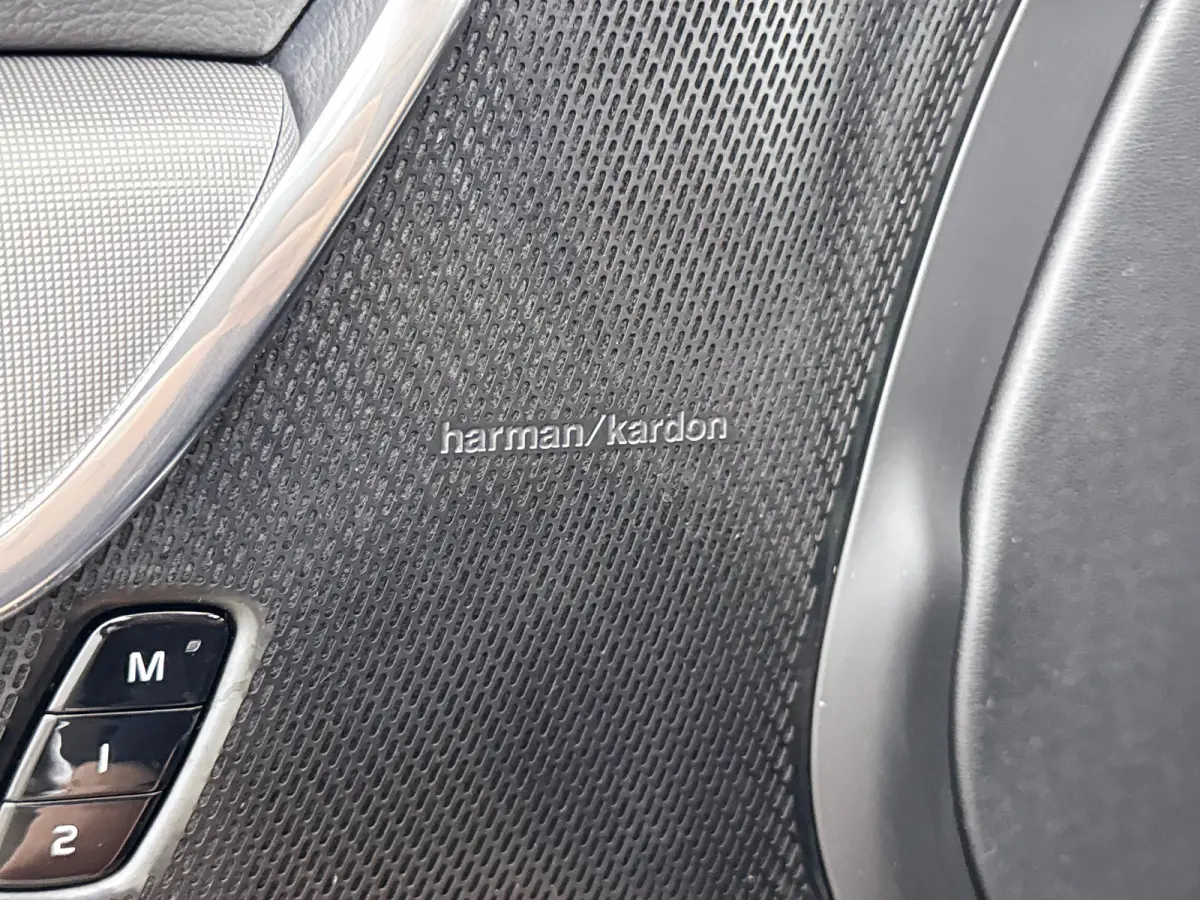 B5 Ultimate Bright | 20" | 360 Camera | Head-Up | Harman Kardon | Elektr. verst. Stoelen | Panoramadak | Parkeerverwarming | Leder Dashboard