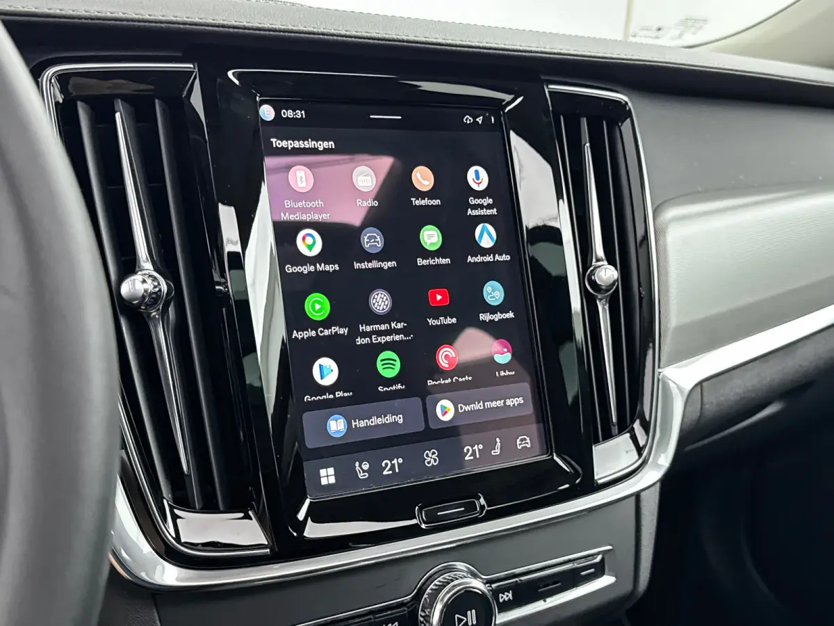B5 Ultimate Bright | 20" | 360 Camera | Head-Up | Harman Kardon | Elektr. verst. Stoelen | Panoramadak | Parkeerverwarming | Leder Dashboard