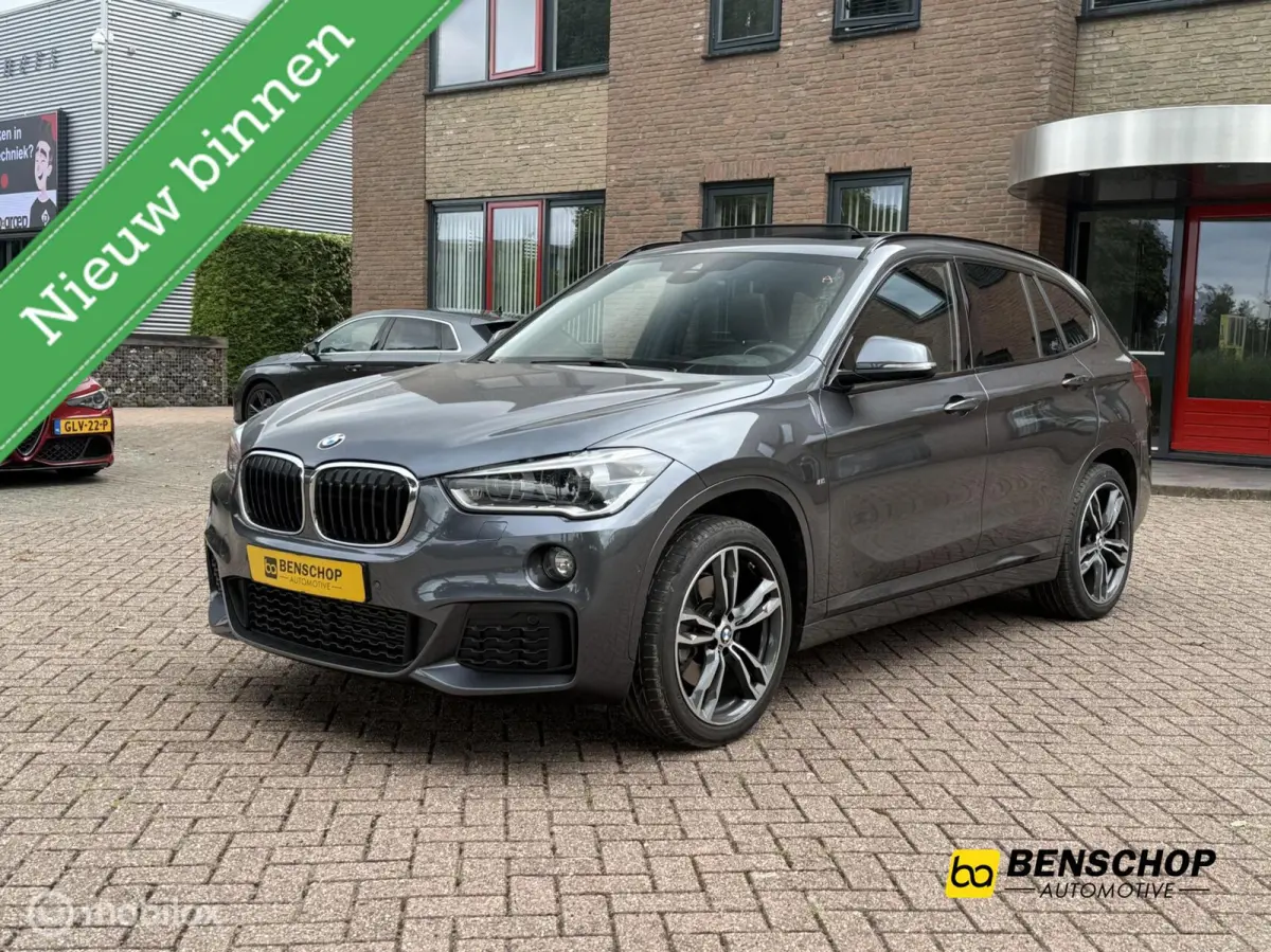 xDrive20i M Sport Schuifdak Navi Leer HUD LED Camera Hifi