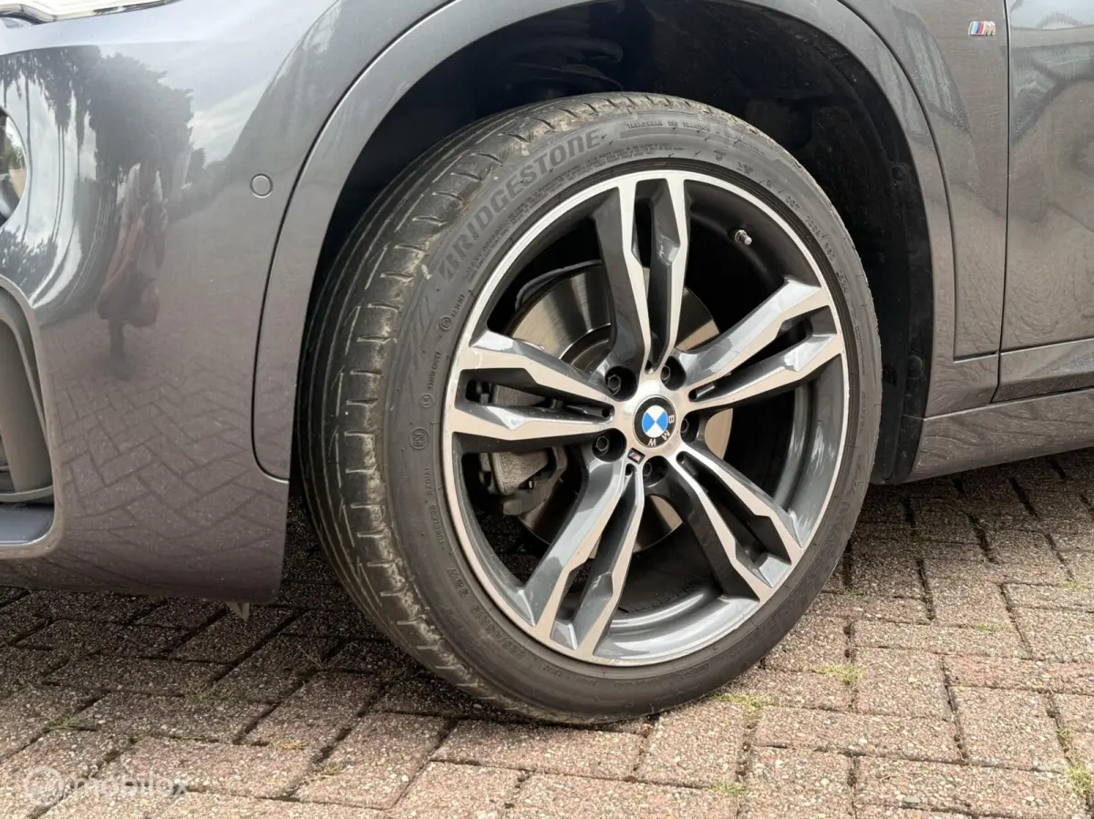 xDrive20i M Sport Schuifdak Navi Leer HUD LED Camera Hifi