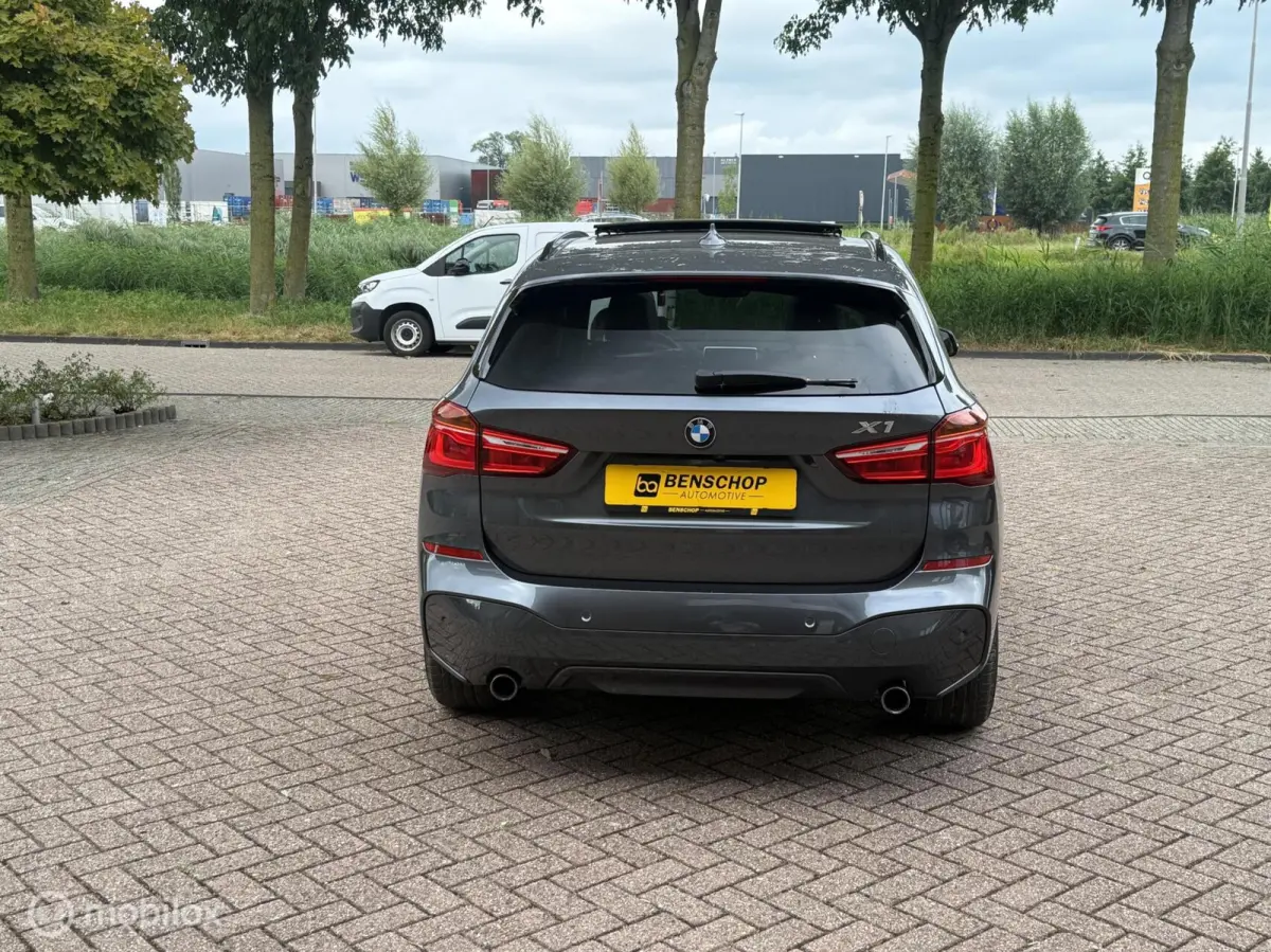 xDrive20i M Sport Schuifdak Navi Leer HUD LED Camera Hifi