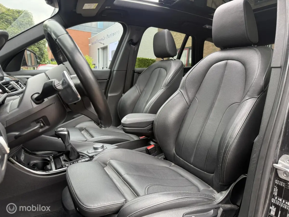 xDrive20i M Sport Schuifdak Navi Leer HUD LED Camera Hifi