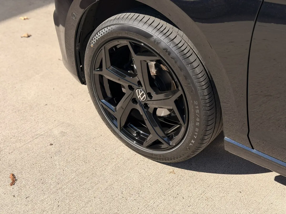 1.0 TSI Highline DSG BTW Pano 17' R-Line Virtual Camera CarPlay Navi LED ACC
