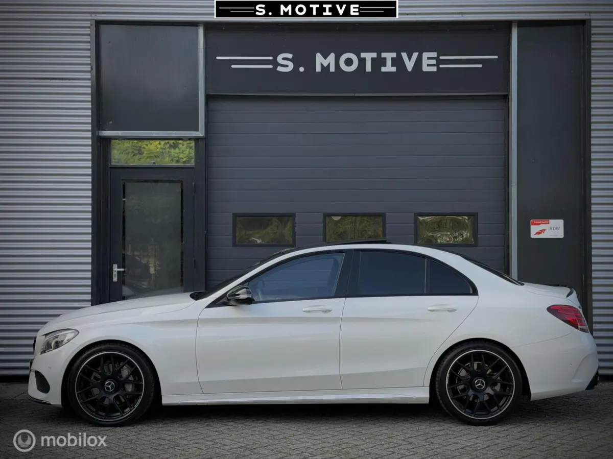 180 AMG NAP, Pano, Camera, Memory, Leder, Trekhaak, Org NL!