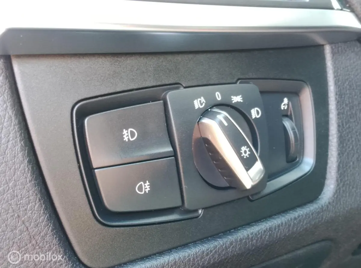 320i Automaat SportLine