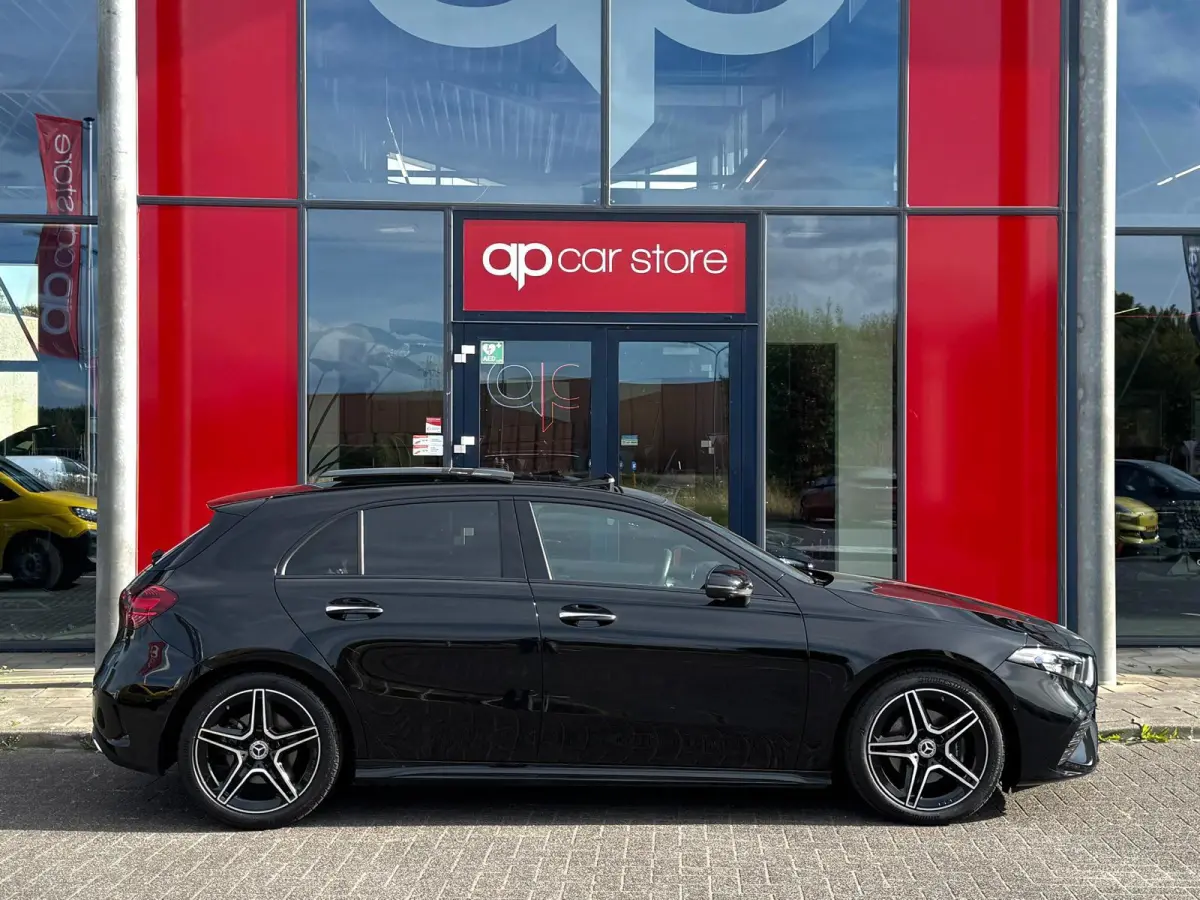 200 AMG Facelift | Panorama | Head Up | Memory Seats | Sfeer verlichting | Camera voor - achter | Carplay |