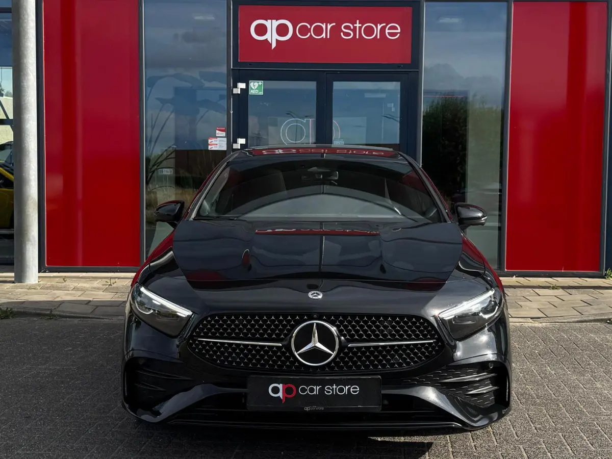 200 AMG Facelift | Panorama | Head Up | Memory Seats | Sfeer verlichting | Camera voor - achter | Carplay |