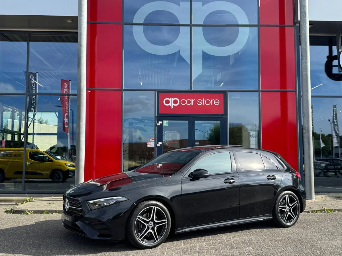 200 AMG Facelift | Panorama | Head Up | Memory Seats | Sfeer verlichting | Camera voor - achter | Carplay |