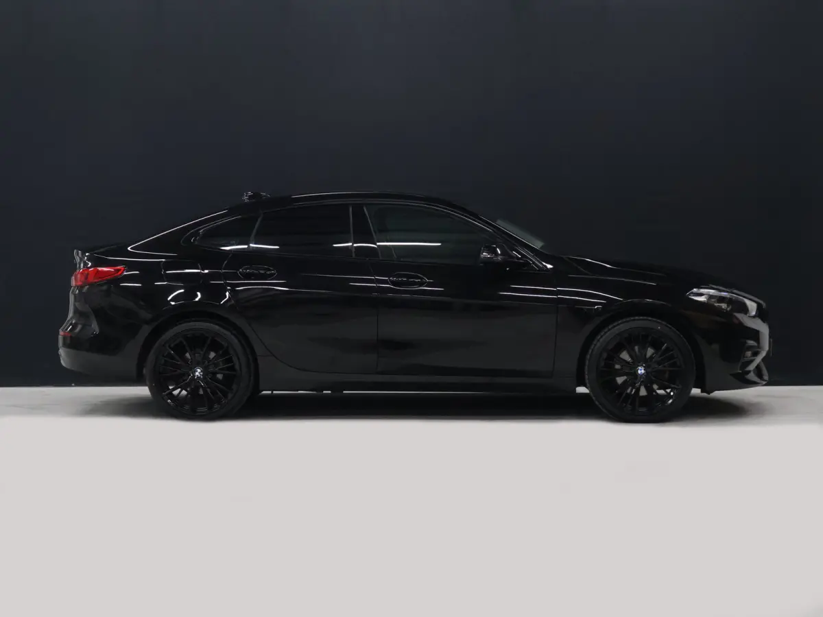 218i Business Edition [APPLE CARPLAY, ANDROID, ADAPTIVE LED, DRIVING ASSISTANT, HIFI, CRUISE CONTROL, CLIMATE CONTROL, DIGITAL DASH, KEYLESS START, RIJSTROOKASSISTENT, VERKEERSBORDHERKENNING