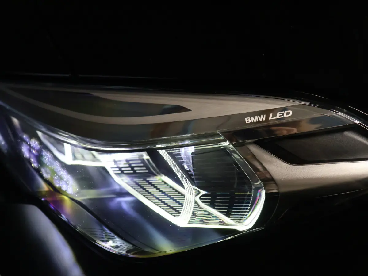 218i Business Edition [APPLE CARPLAY, ANDROID, ADAPTIVE LED, DRIVING ASSISTANT, HIFI, CRUISE CONTROL, CLIMATE CONTROL, DIGITAL DASH, KEYLESS START, RIJSTROOKASSISTENT, VERKEERSBORDHERKENNING
