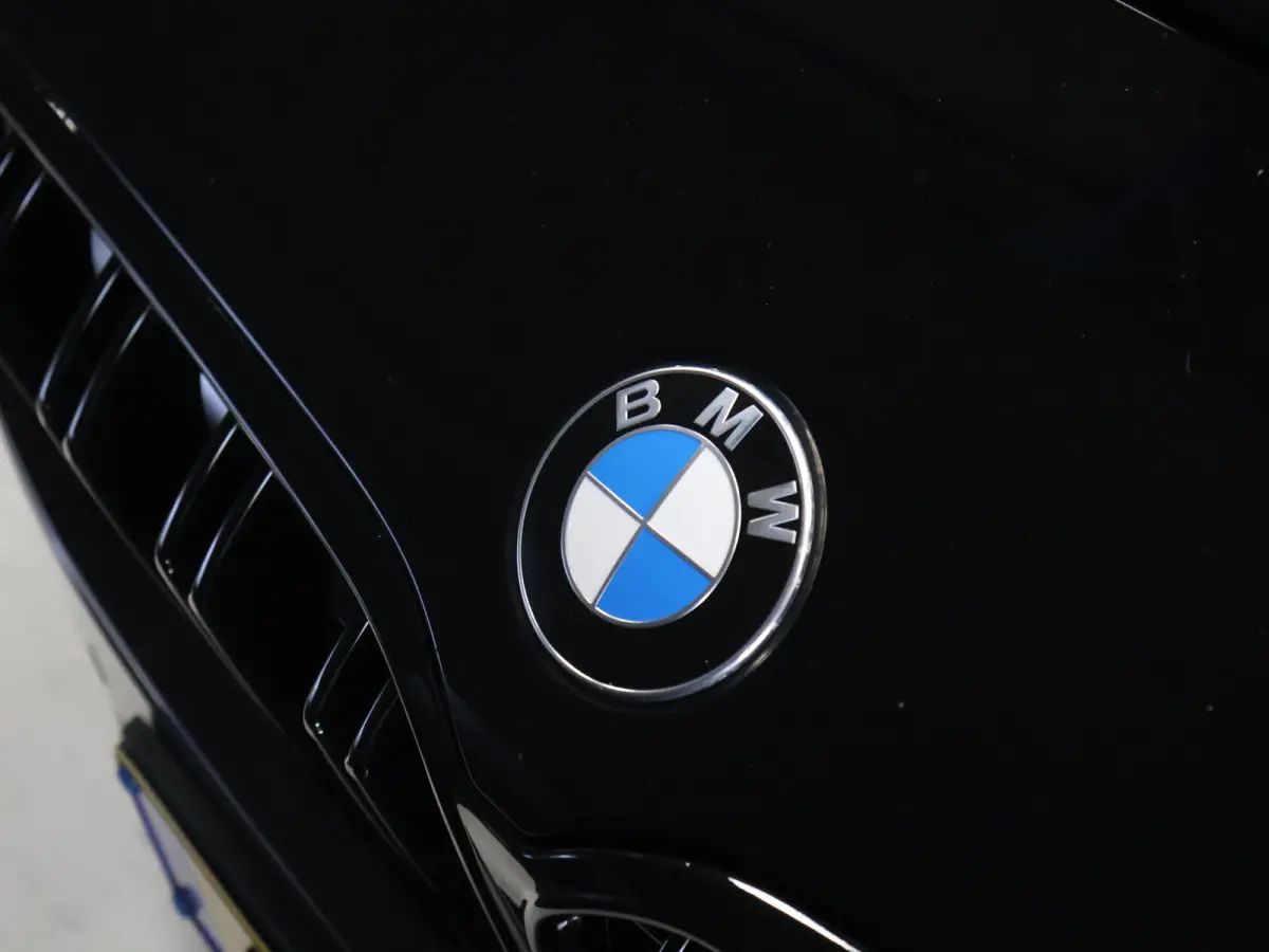 218i Business Edition [APPLE CARPLAY, ANDROID, ADAPTIVE LED, DRIVING ASSISTANT, HIFI, CRUISE CONTROL, CLIMATE CONTROL, DIGITAL DASH, KEYLESS START, RIJSTROOKASSISTENT, VERKEERSBORDHERKENNING