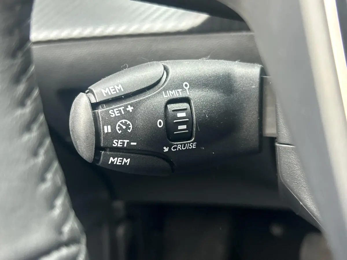 1.2 Hybrid 110 e-DCS6 Business | Parkeerhulp | Airco | Cruise Control | Apple Carplay/Android Auto