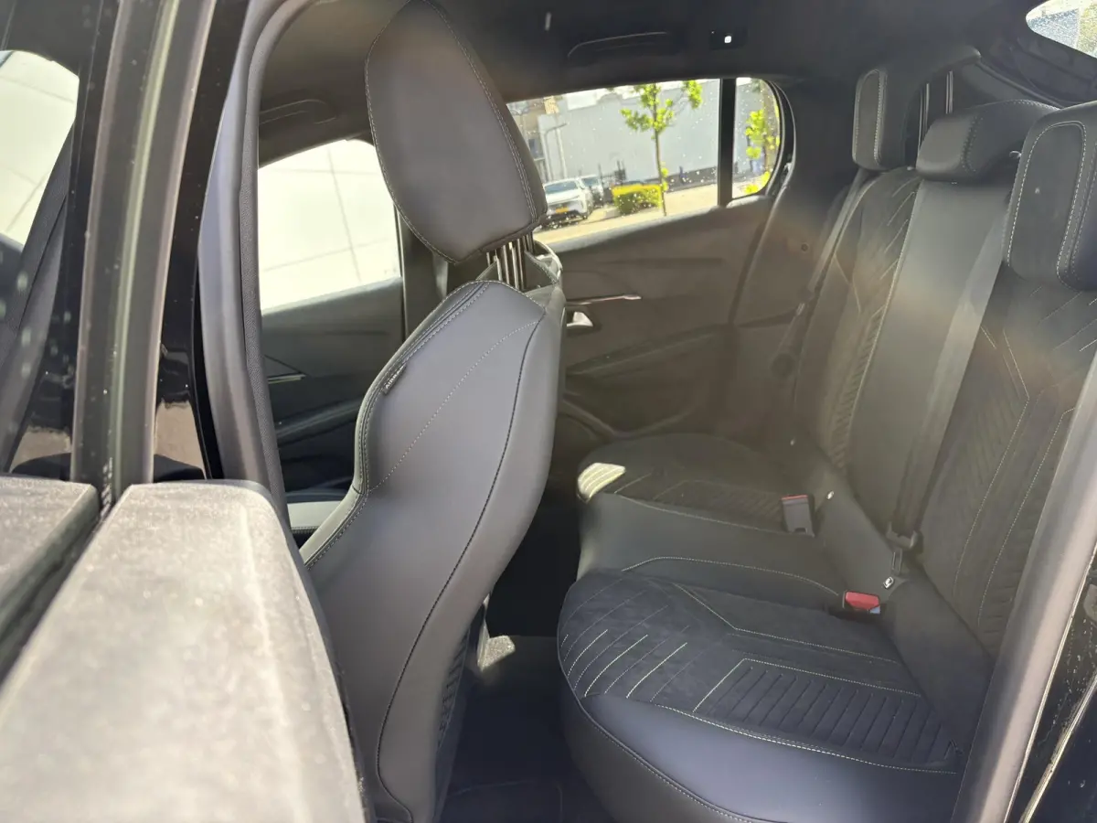 1.2 Hybrid 145 e-DCS6 GT | Elektrisch verstelbare stoelen | Stoelverwarming/Massagestoelen | Camera | Adaptieve Cruise Control | Apple Carplay/Android Auto