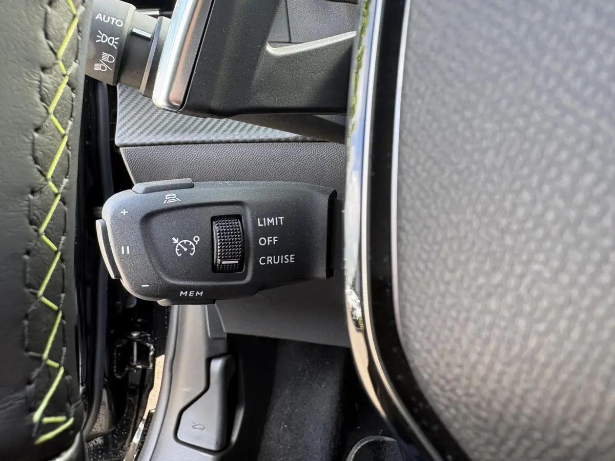 1.2 Hybrid 145 e-DCS6 GT | Elektrisch verstelbare stoelen | Stoelverwarming/Massagestoelen | Camera | Adaptieve Cruise Control | Apple Carplay/Android Auto