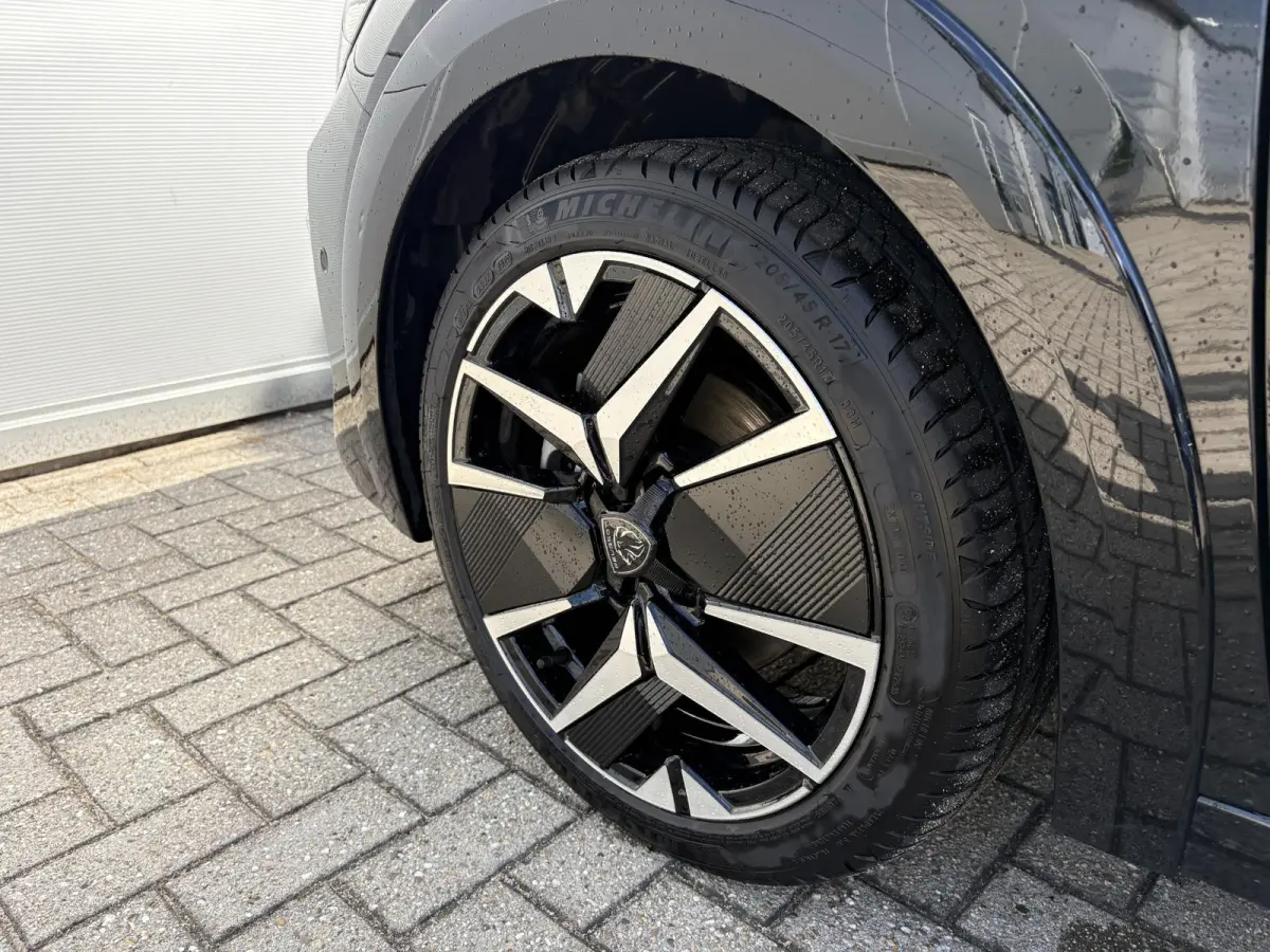 1.2 Hybrid 145 e-DCS6 GT | Elektrisch verstelbare stoelen | Stoelverwarming/Massagestoelen | Camera | Adaptieve Cruise Control | Apple Carplay/Android Auto