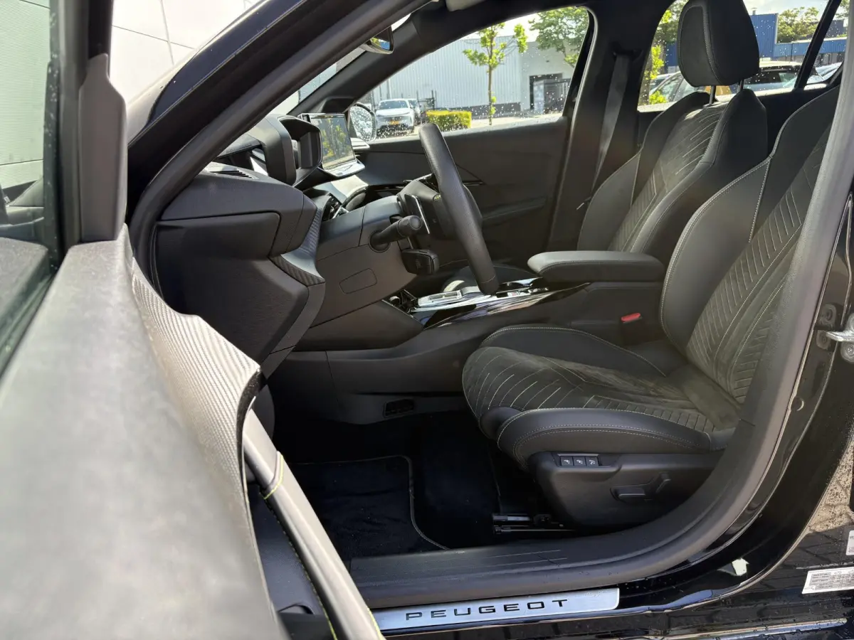 1.2 Hybrid 145 e-DCS6 GT | Elektrisch verstelbare stoelen | Stoelverwarming/Massagestoelen | Camera | Adaptieve Cruise Control | Apple Carplay/Android Auto