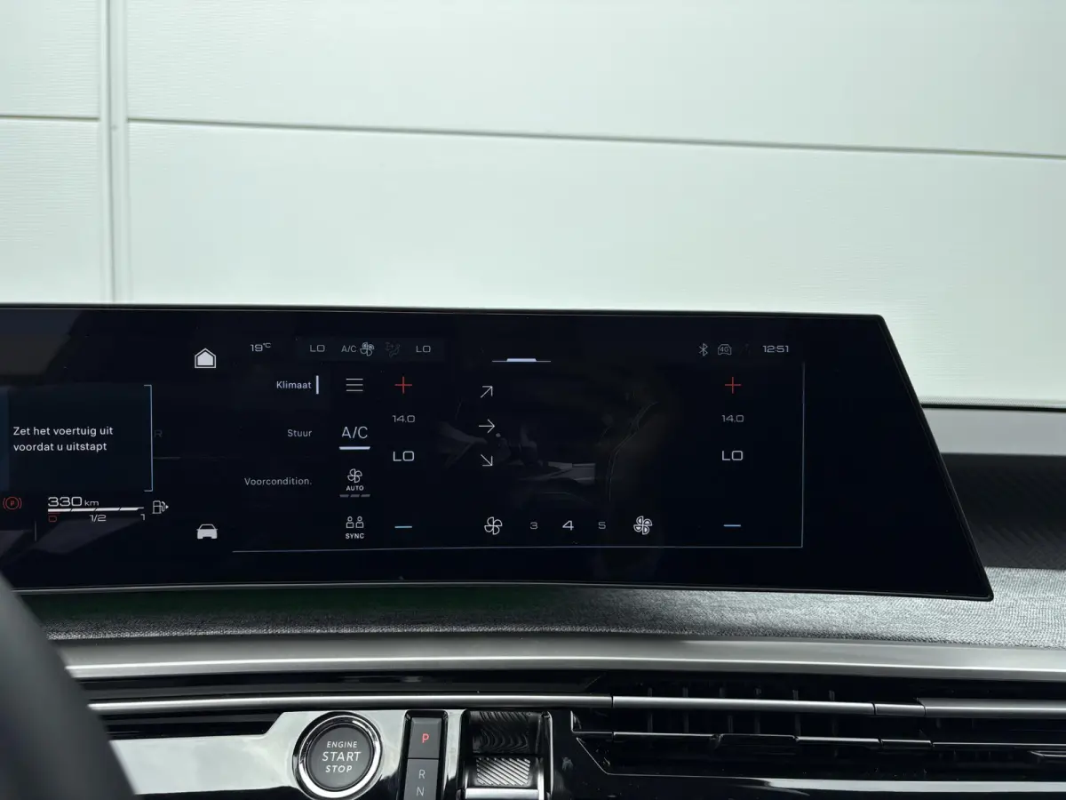 1.6 plug-in Hybrid 195 Allure | Panoramic Navigation Pack | Trekhaak | Camera | Apple Carplay/Android Auto