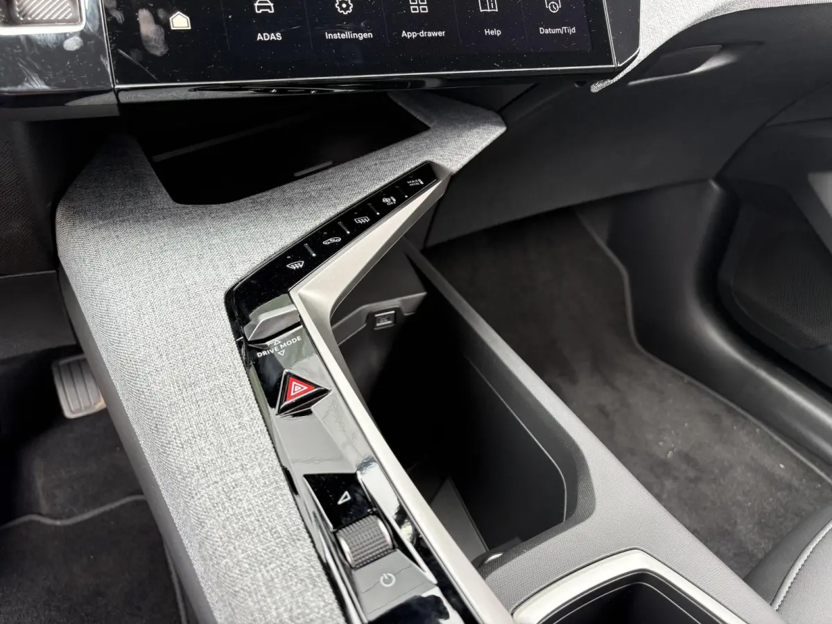 1.6 plug-in Hybrid 195 Allure | Panoramic Navigation Pack | Trekhaak | Camera | Apple Carplay/Android Auto