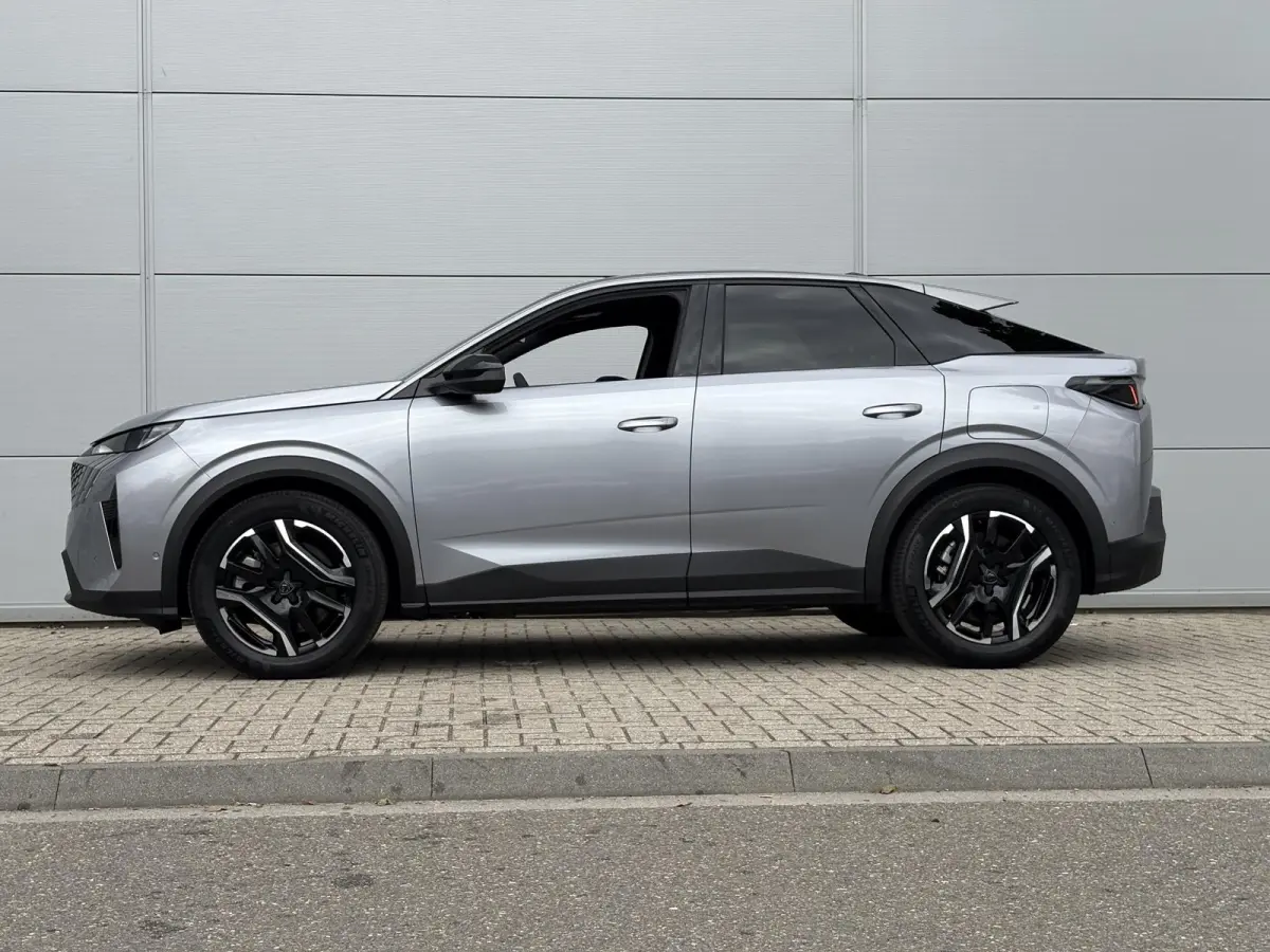 1.6 plug-in Hybrid 195 Allure | Panoramic Navigation Pack | Trekhaak | Camera | Apple Carplay/Android Auto