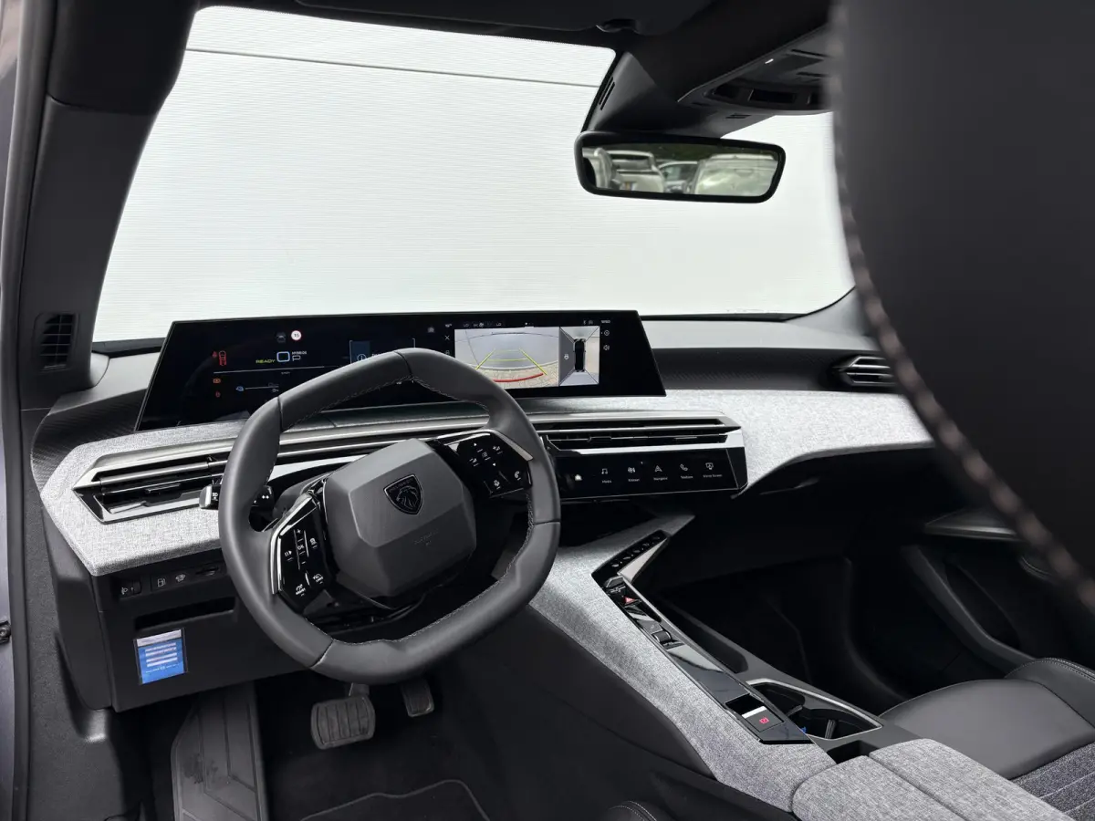 1.6 plug-in Hybrid 195 Allure | Panoramic Navigation Pack | Trekhaak | Camera | Apple Carplay/Android Auto