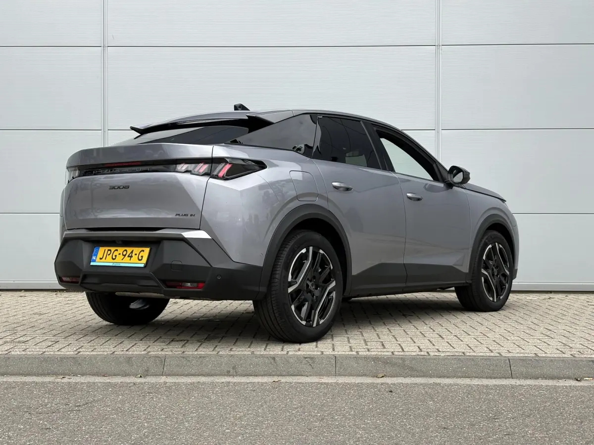 1.6 plug-in Hybrid 195 Allure | Panoramic Navigation Pack | Trekhaak | Camera | Apple Carplay/Android Auto
