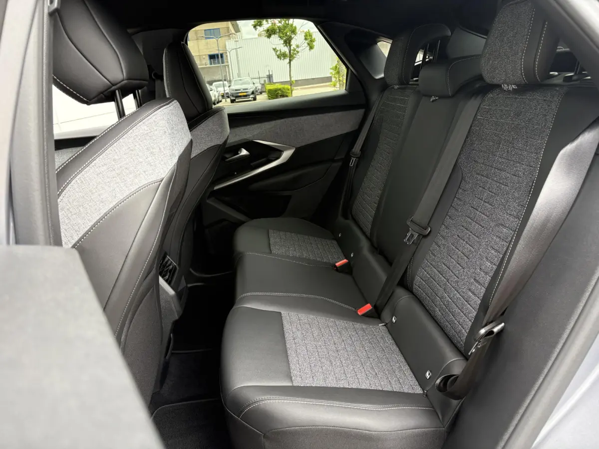1.6 plug-in Hybrid 195 Allure | Panoramic Navigation Pack | Trekhaak | Camera | Apple Carplay/Android Auto