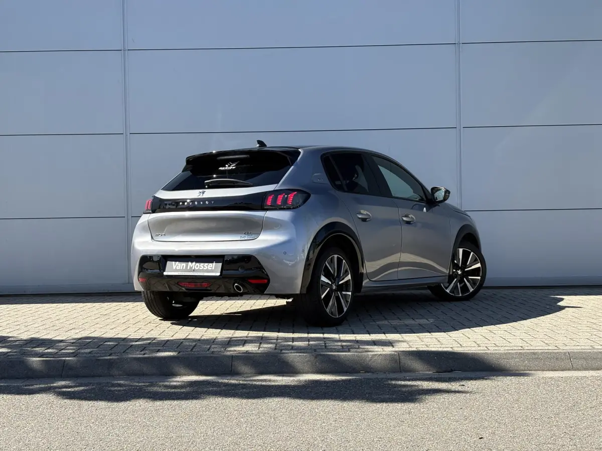 1.2 PureTech GT | Cruise Control | Dodehoek bewaking | Camera | Navigatie | Apple Carplay/Android Auto
