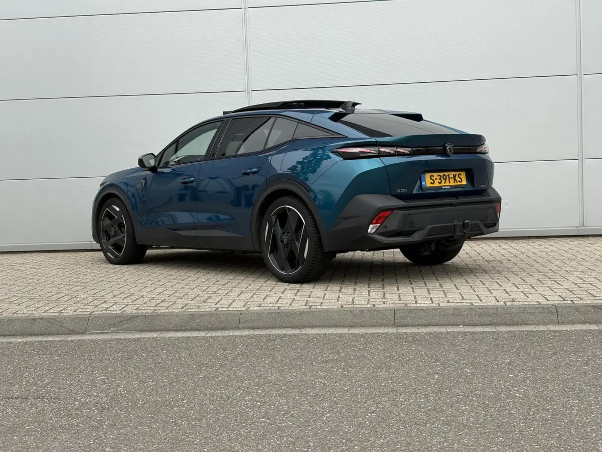 1.6 HYbrid GT 225 EAT8 First Edition | Panoramisch schuifdak | Alcantara bekleding | Focal | Camera | Apple Carplay/Android Auto