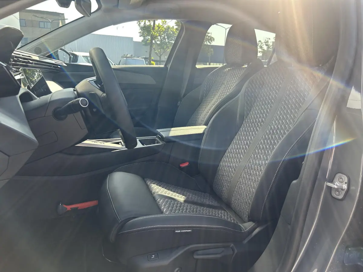 1.2 Hybrid 145 e-DCS6 Allure | Adaptieve Cruise Control | Camera | Stoel/stuurverwarming | Apple Carplay/Android Auto