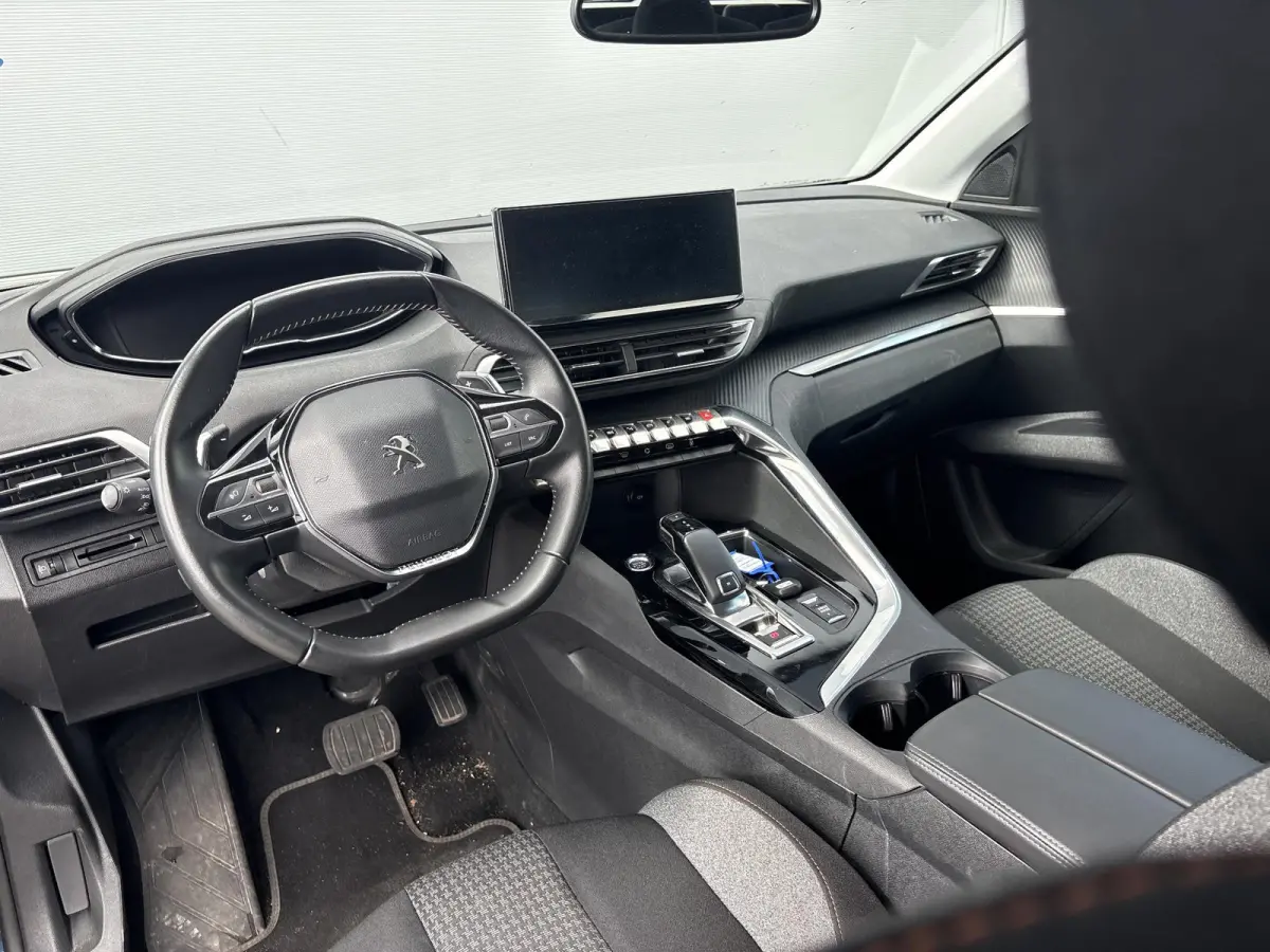 1.2 PureTech Active Pack | 7 Zitplaatsen | Camera | Cruise Control | Apple Carplay/Android Auto