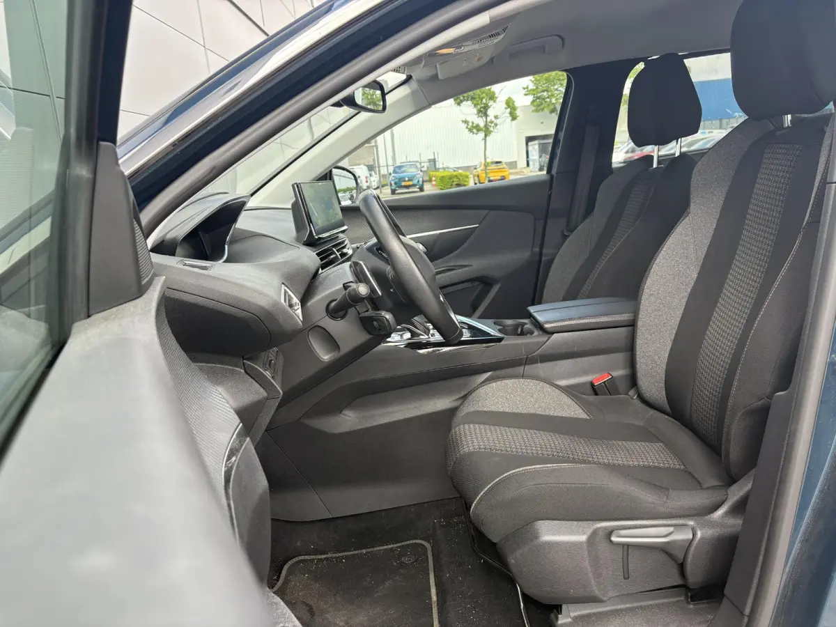 1.2 PureTech Active Pack | 7 Zitplaatsen | Camera | Cruise Control | Apple Carplay/Android Auto
