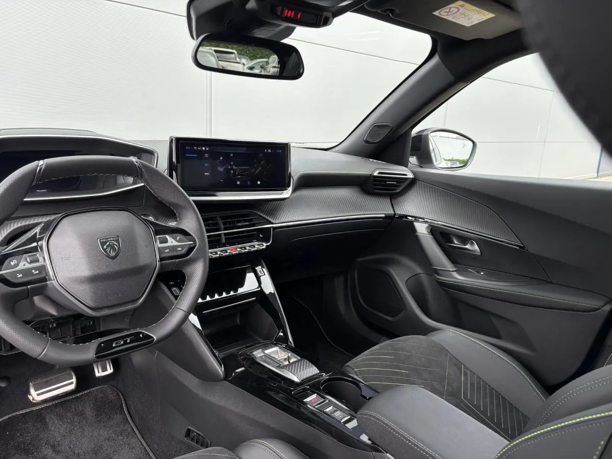 1.2 Hybrid 145 GT | Panoramisch schuifdak | Stoelverwarming | Camera | Apple Carplay/Android Auto