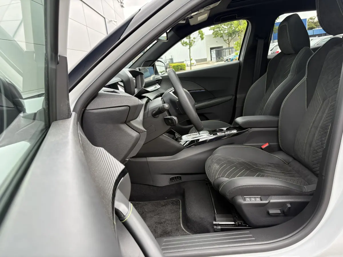 1.2 Hybrid 145 GT | Panoramisch schuifdak | Stoelverwarming | Camera | Apple Carplay/Android Auto