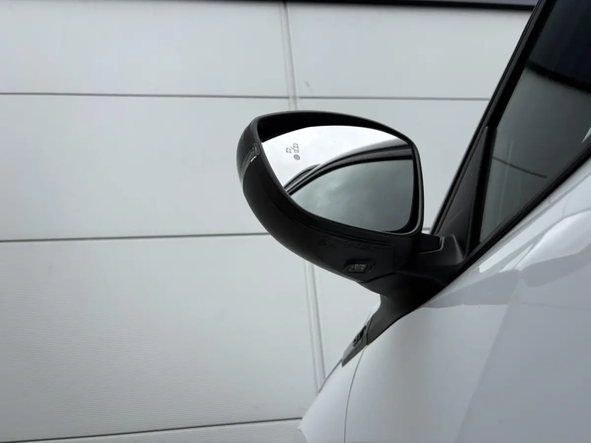 1.2 Hybrid 145 GT | Elektrische stoelen | Adaptieve cruise control | Stoelverwarming | Camera voor | Apple Carplay/Android auto