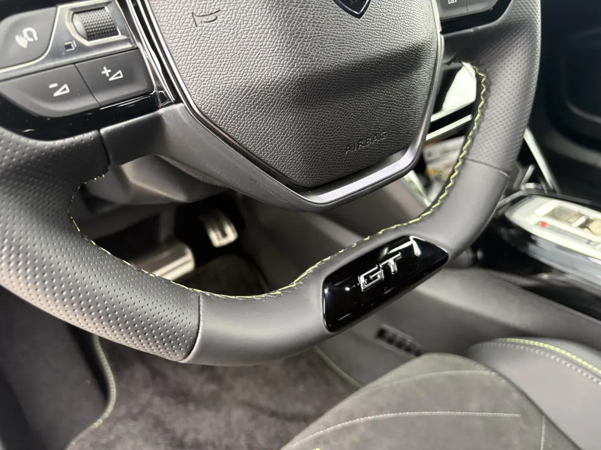 1.2 Hybrid 145 GT | Elektrische stoelen | Adaptieve cruise control | Stoelverwarming | Camera voor | Apple Carplay/Android auto