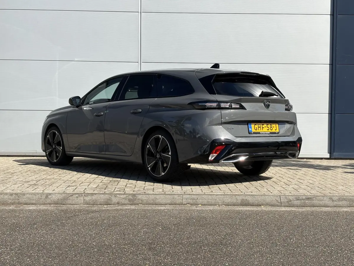 1.2 PureTech Allure | Camera | Cruise Control | Apple Carplay/Android Auto