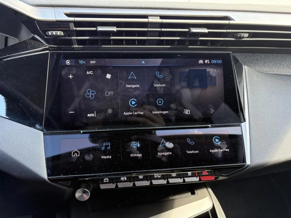 1.2 PureTech Allure | Camera | Cruise Control | Apple Carplay/Android Auto