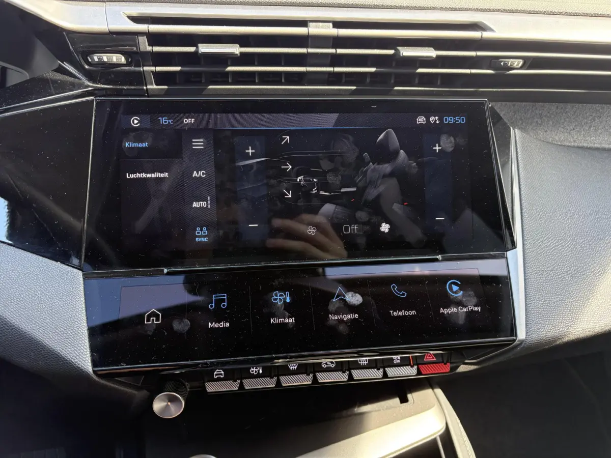 1.2 PureTech Allure | Camera | Cruise Control | Apple Carplay/Android Auto