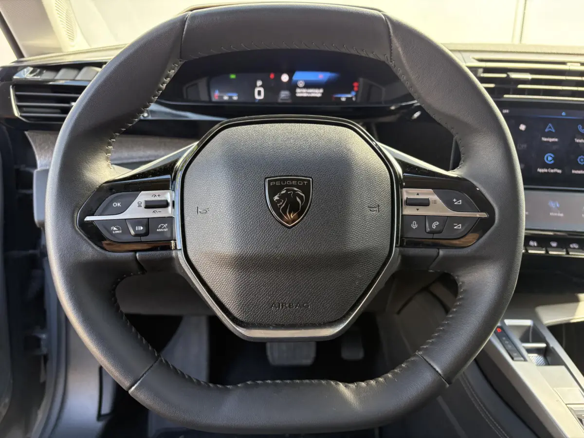 1.2 PureTech Allure | Camera | Cruise Control | Apple Carplay/Android Auto